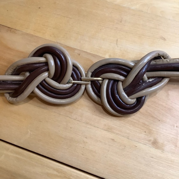 VINTAGE Brown Leather Knotted Statement Belt O/S - Picture 7 of 16